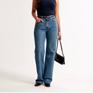 Abercrombie Curve Love High Rise 90s Relaxed Jean in Medium size 28L